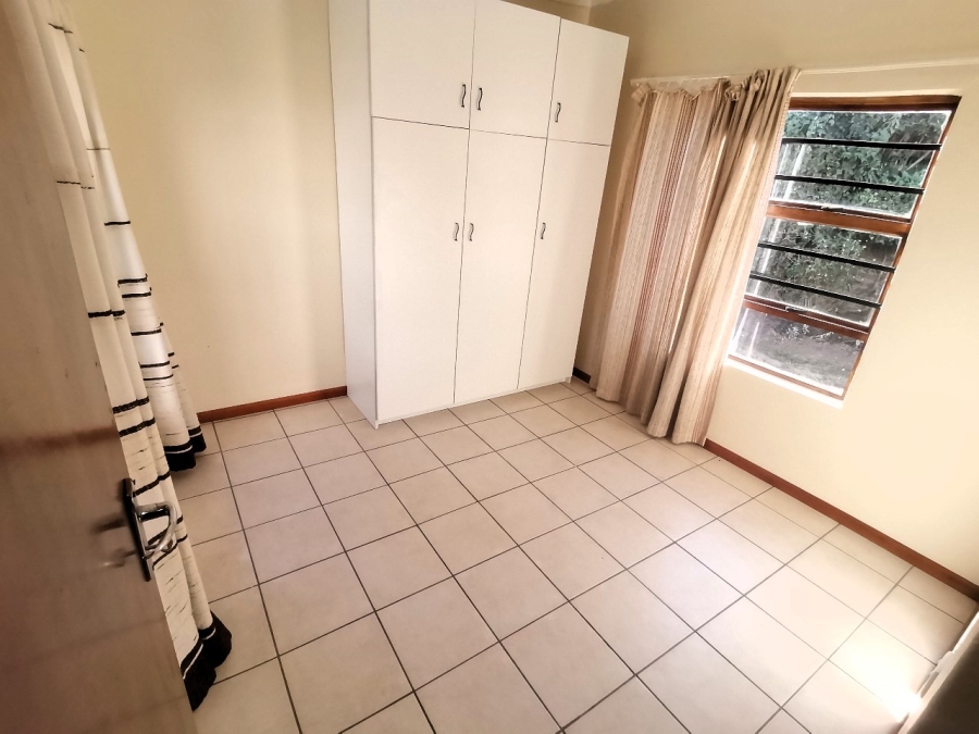 To Let 2 Bedroom Property for Rent in Beacon Bay Eastern Cape